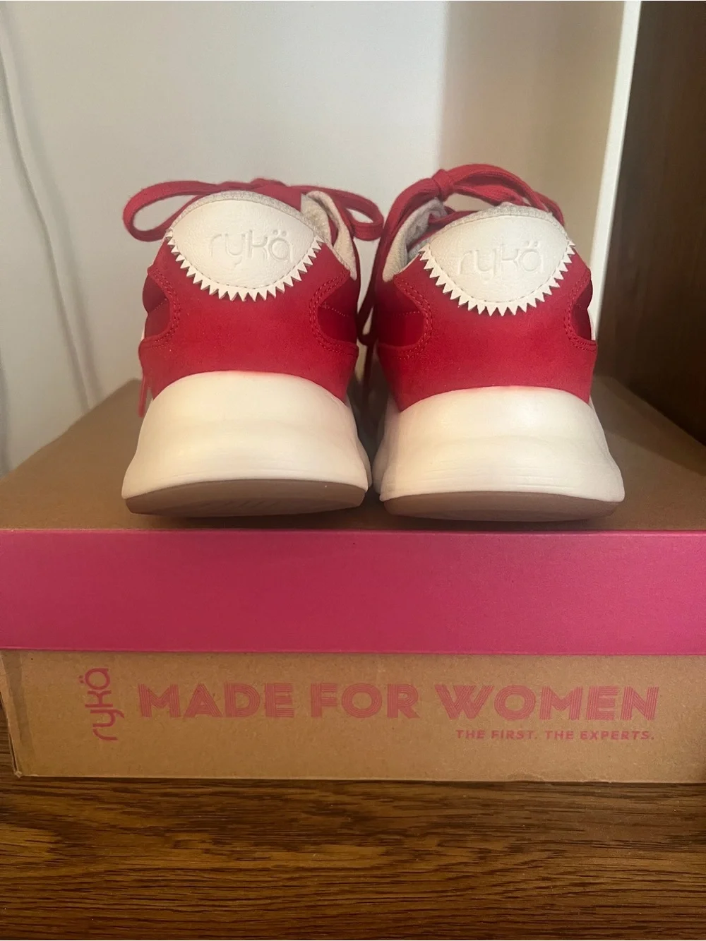 Ryka Women’s Sneakers Podflow Retro Salsa Red White Walking Like New Size 8